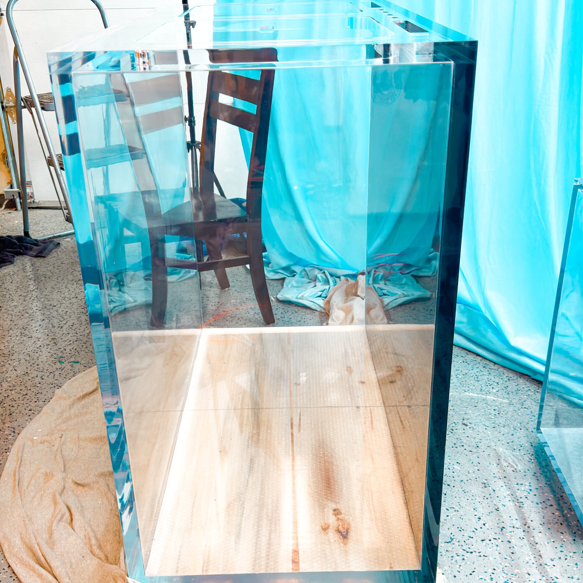 200-Gallon Acrylic Aquarium